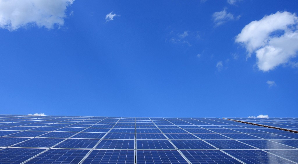 Panoramic solar panel array